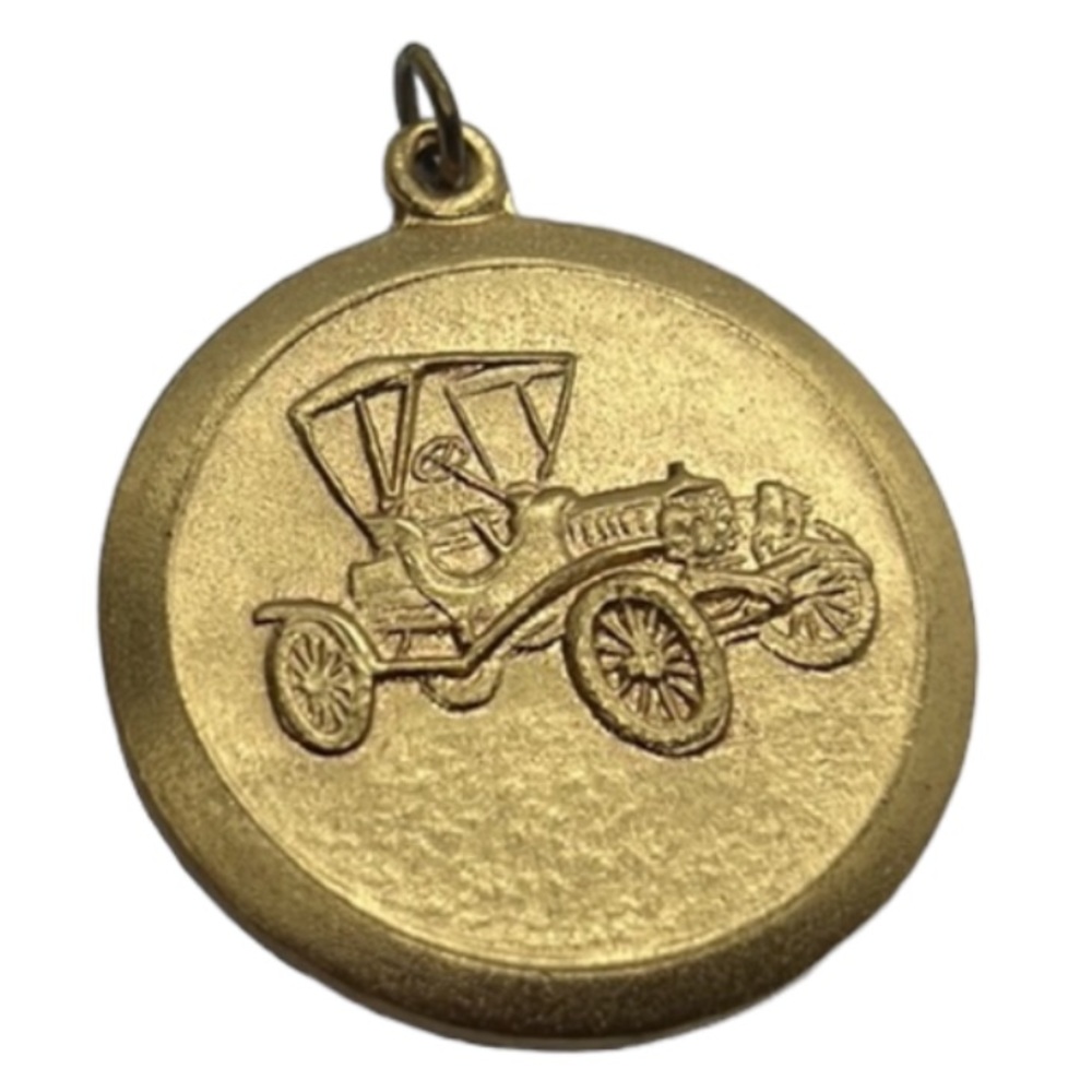 ANTIQUE OLD TIME CAR PENDANT MEDAL GOLD TONE VINTAGE